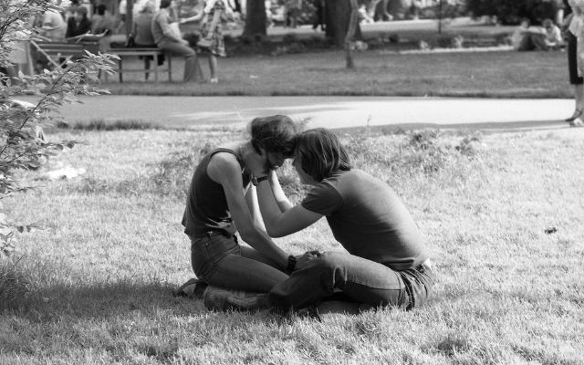 Kibékülnek? Egymásra találtak? Szerelmes kérdések 1978-ból - Urbán Tamás adománya