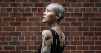 A többezer éves tetoválóművészet, ami aranykorát éli: ismerd meg a handpoke-ot