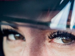 ´A versenypályán nem vagyok se férfi, se nő. Autóversenyző vagyok´