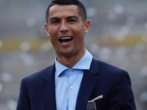 Olvadozunk: Cristiano Ronaldo a világ legcukibb családi fotóját osztotta meg karácsonykor