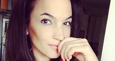 Debreczeni Zita barna fürtjei