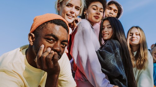 A következő nagy Ő csak egy húzásnyira van, és egyéb hazugságok, amiket elhiszünk az online randizásról