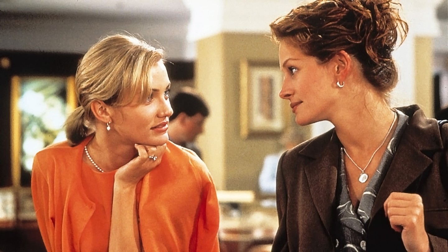 Álljon meg a nászmenet (1997) Julianne (Julia Roberts) és Michael (Dermot Mulroney) elválaszthatatlanok voltak kamaszkorukban, ám a szerelem hamar őszinte barátsággá alakult át. Aztán évek múltán, Michael bejelenti, hogy megnősül: feleségül veszi Kimberly-t (Cameron Diaz) és ekkor Julianne rádöbben, hogy borzasztó hibát követett el...