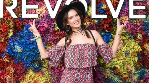 CUKI: A topmodell 8 éves lánya fellépett a legnagyobb zenei fesztiválon