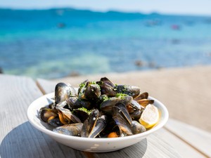 Fenntartható táplálkozás: Több kagyló és tengeri moszat, kevesebb csirke és marha