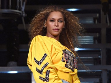 Elképesztően hosszú már Beyoncé haja