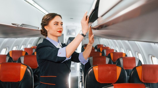 Légiutas-kísérő figyelmeztet: ezt az 5 dolgot soha ne csináljuk a repülőgépen