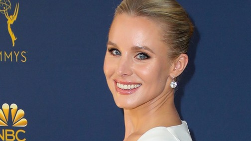 Kristen Bell ruhája teljesen minimalista és ez benne a gyönyörű