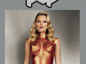 Kate Moss bronzba öntve kapott hatalmas kebleket