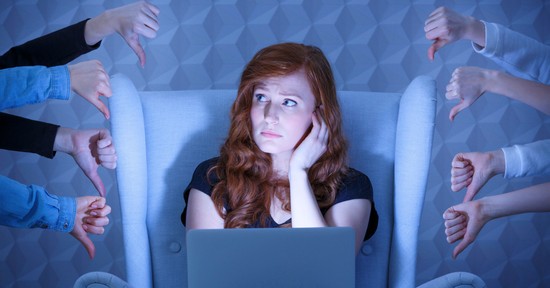 „Az online világ nem csak egy virtuális tér, valós emberek valós életéről van szó” – Bárki az internetes zaklatás áldozatává válhat, akár te is