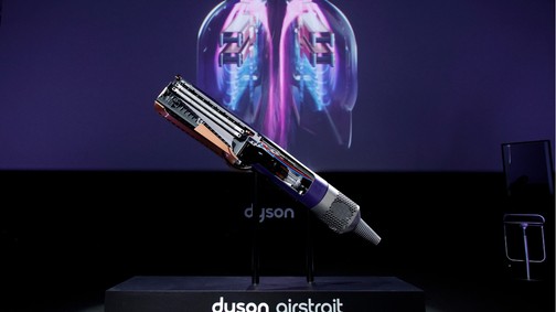 Kipróbáltuk a Dyson Airstrait hajvasalót, az eredménytől pedig még az állunk is leesett