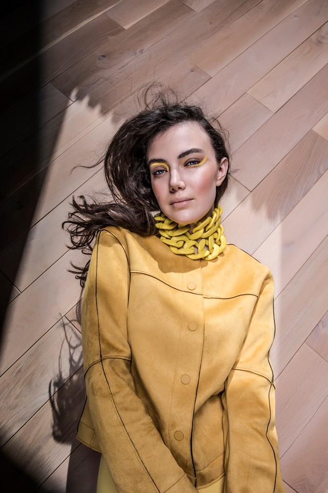 Exkluzív divatanyaggal dobjuk fel a napod!