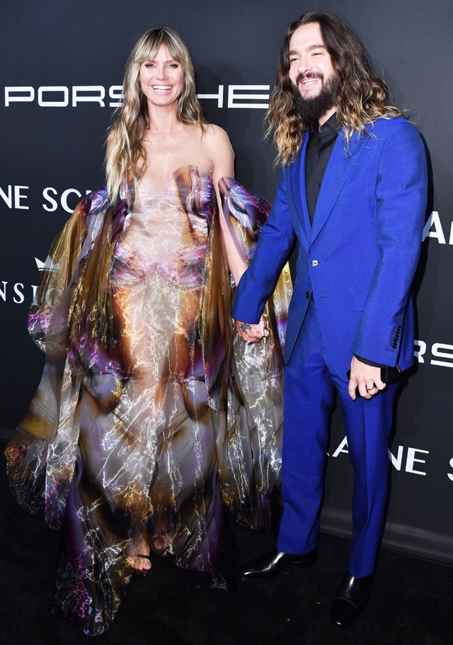 Bizarr: Heidi Klum hamvaiból feltámadó főnixmadárnak öltözött