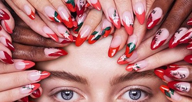 Ijesztő vagy szupermenő? Szemgolyóval díszített köröm