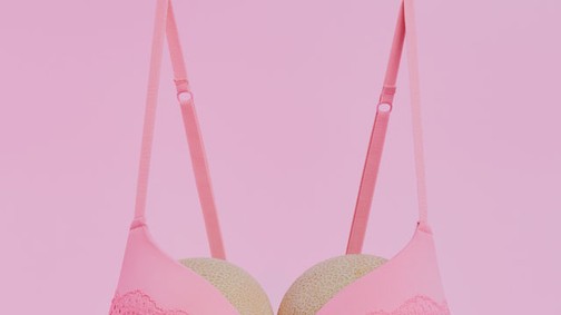 Néhány dolog, amit be kell tartanod, ha feszes melleket szeretnél