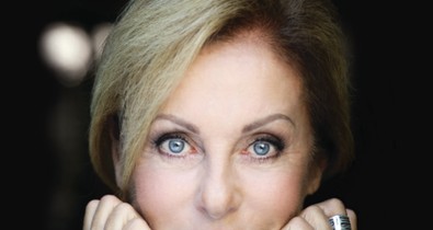 A 68 éves Pataki Ági ismét óriásplakáton szerepel a kiskörúton - ő lett a Helia-D arca