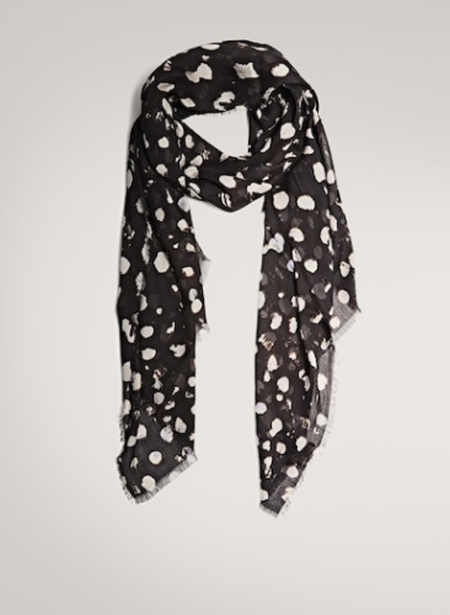 12. Selyemsál MASSIMO DUTTI 15995 Ft