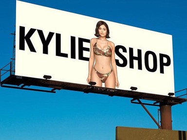 Kylie Jenner lenyúlta egy másik márkától azokat a cuccokat, amikkel most kaszál