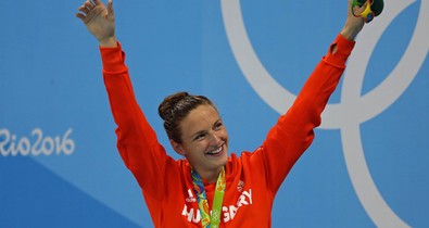 A nap képe: Hosszú Katinka szelfije az arannyal!