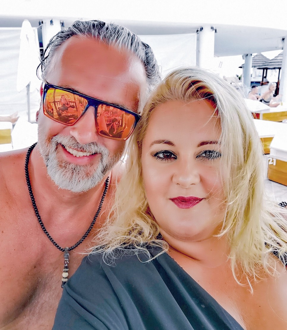 Konczlik Lilla és Piskor Zoltán Pite már az első utazás alkalmával beleszerettek Tenerifébe, hétszer nyaraltak ott, mielőtt kiköltöztek volna