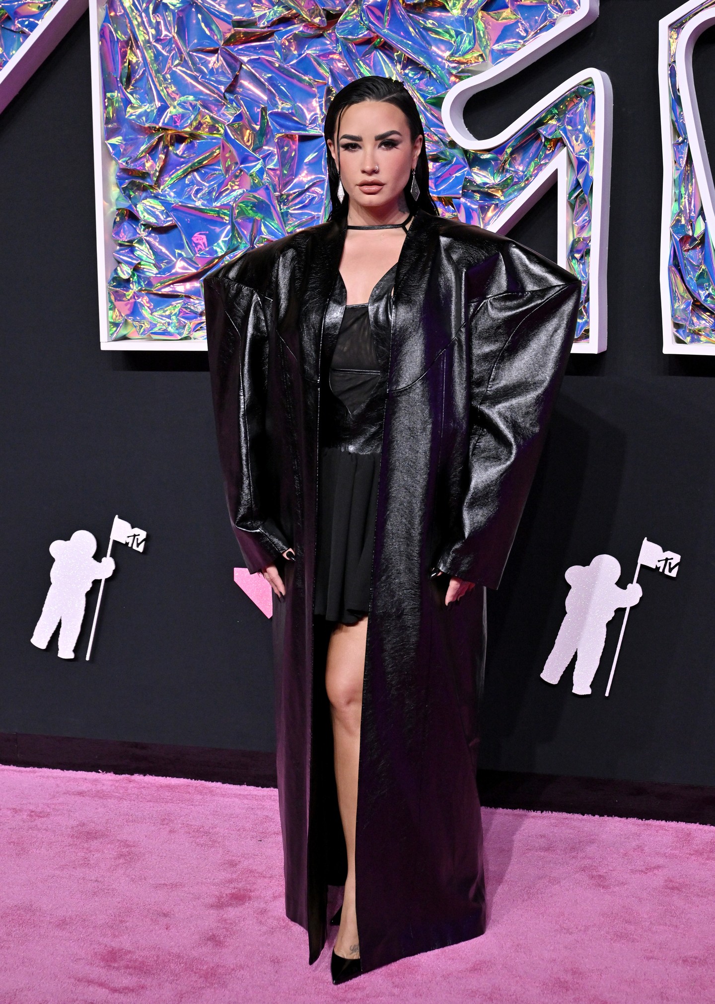 Demi Lovato Buerlangmában a 2023-as MTV VMA vörös szőnyegén