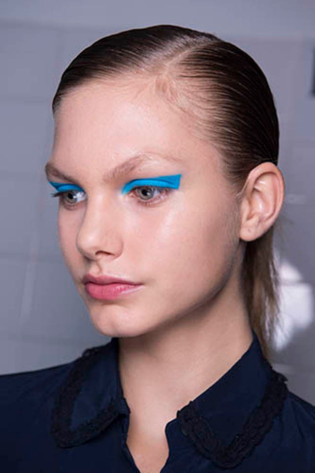 Ezért választja most sok sztár ezt a szemsmink színt