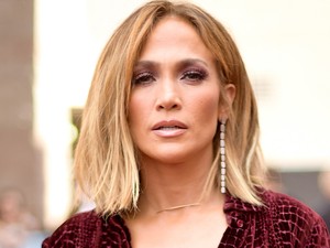 Ez 2020 egyenruhája: mindenki ezt hordja - te is és Jennifer Lopez is