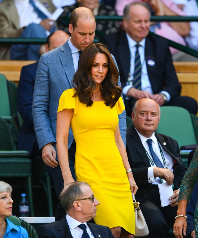 Katalin hercegné egy sárga Dolce & Gabbana ruhában