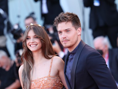 Palvin Barbara és Dylan Sprouse friss fotóival egy új korszak veszi kezdetét: ilyen képek még sosem készültek párról!