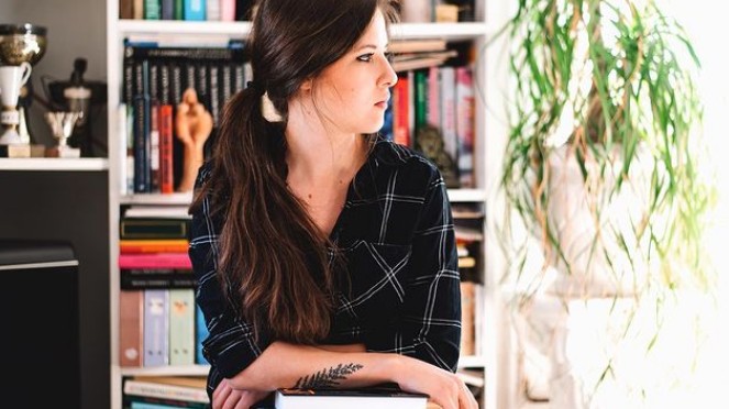 ,,Én nem egy könyvklubot vezetek” – interjú Jakobovits Kitti irodalomterapeutával