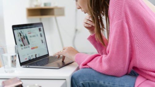 Így tesznek a webshopok vásárlásfüggővé