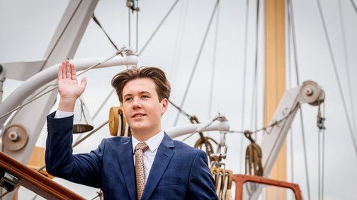 Dobj el mindent: lélegzetelállító fotón a jövőbeli uralkodók