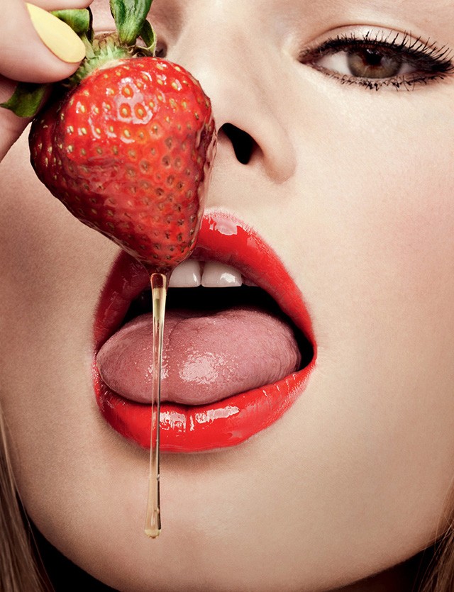 foodporn, kajapornó, love magazin, fotósorozat, editorial, anna ewers, sara sampaio, stella maxwell, szépséganyag, szájfény, rúzs, fotók