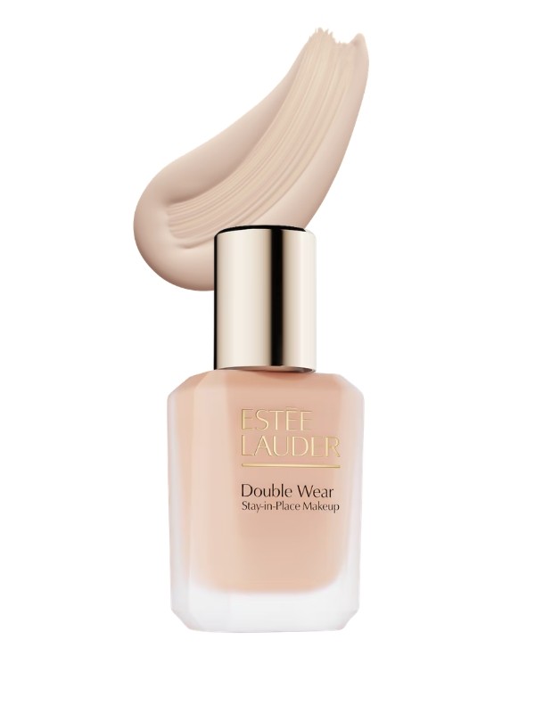 Az újragondolt Double Wear alapozó a kifogástalan, életteli matt finisht ötvözi a 36 órás, színtartó viselettel, miközben építhető és légáteresztő textúrája közepes-teljes fedést biztosít. A modernizált formula egyszerre kínál professzionális sminkteljesítményt és tudatos bőrápolást, hiszen zsírszabályozó és hidratáló összetevőivel teremti meg az arcbőr tökéletes egyensúlyát. - Double Wear Stay In Place alapozó (Alabaster) ESTÉE LAUDER 23 000 Ft 