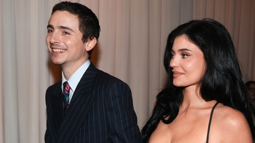 Timothée Chalamet és Kylie Jenner forró csókjától a Golden Globe-on még mi is zavarba jöttünk