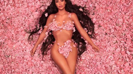 Íme az összes Kardashian-Jenner lány MEZTELENÜL