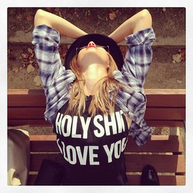 Mi is szeretünk, Heni!