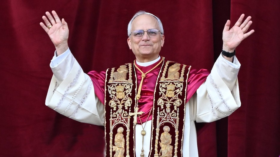 XIV. Leó pápa teniszezik, matematika alapszakon végzett az egyetemen és imád sétálni