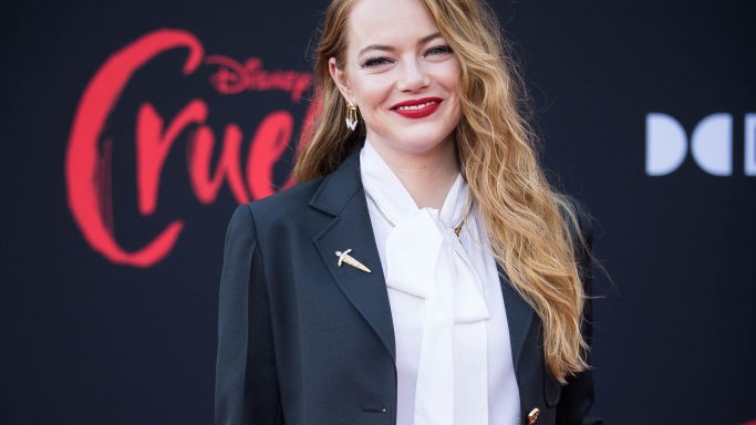 Emma Stone visszatért a vörös szőnyegre egy fantasztikus Louis Vuitton összeállításban