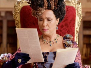 Így alakítják a sorsunkat a hétköznapok Lady Whistledownjai – pszichológus mesélt a pletyka erejéről