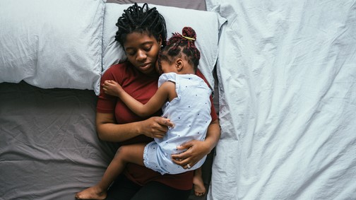 Megdöbbenve tapasztaltam, hogy még mindig milyen előítélettel vannak mások  a gyerekkel való közös alvással kapcsolatban