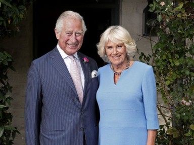 Romantikus portréval ünnepelte Károly király és Kamilla királyné a 20. házassági évfordulóját