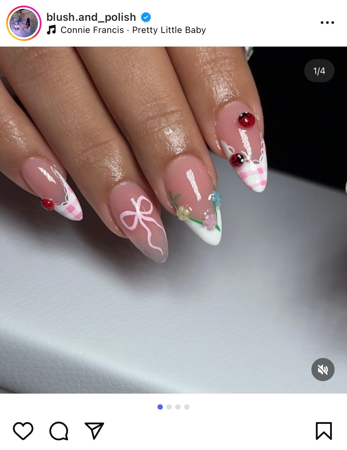 A letisztult megjelenés kedvelőinek - visszafogott változat is létezik, ennek alapjául varázslatosan mutat a francia, díszítésnek pedig jöhet néhány apró virág és masni. 