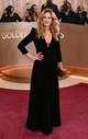 Az 58 éves Julia Roberts szintén a Golden Globe-on tűnt fel legutóbb, ahol egy mélyen dekoltált Giorgio Armani kreációban vonzotta magára a tekinteteket.