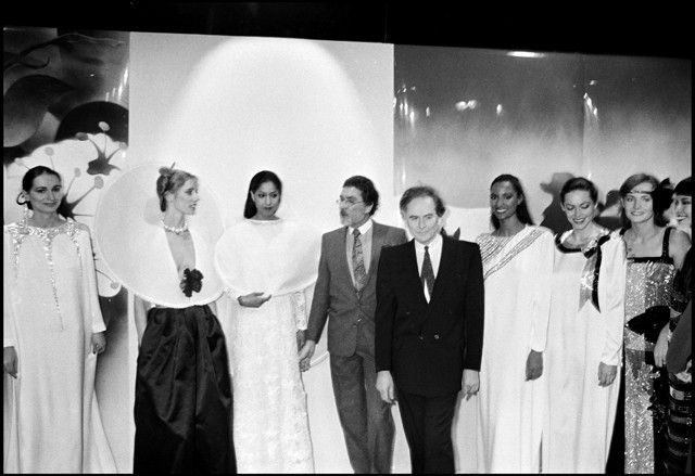 A tervező háromszor kapta meg az Aranygyűszű-díjat, amelyet az a francia tervező kap, aki a legkreatívabb kollekciót tervezi az adott szezonban.