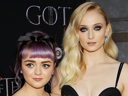 Maisie Williams és Sophie Turner találkozása a Trónok harca premierjén mindennel felért