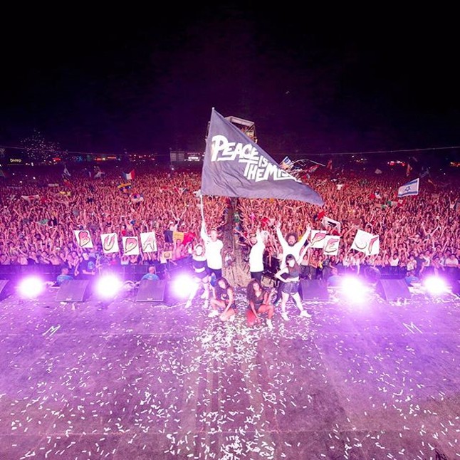 A Major Lazer is szorgosan posztolt.