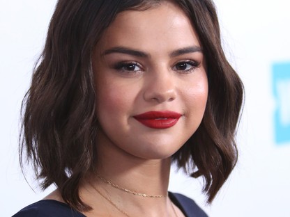 A tervezőikon lecsúnyázta Selena Gomezt, a rajongók válaszként porig alázták