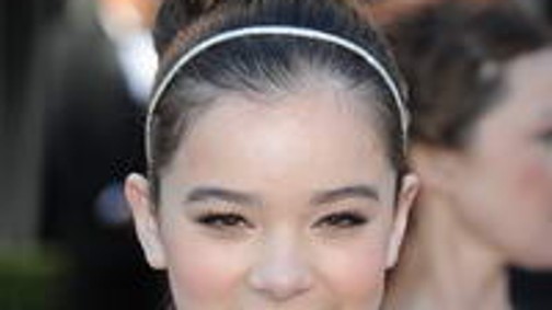 A Miu Miu egy 14 évesre bízza