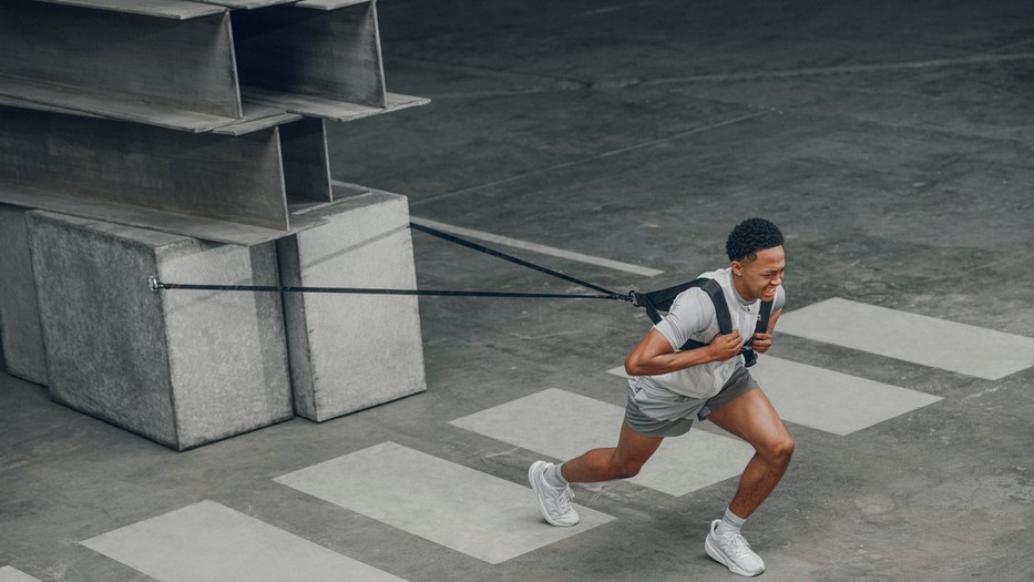 Quincy Wilson a New Balance Grey Days 2026 kampányában idézi meg azt a szürke örökséget, amely évtizedek óta meghatározza a márka ikonikus stílusát